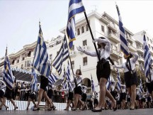 Γιατί η Ελλάδα είναι η μοναδική χώρα στον κόσμο που γιορτάζει την αρχή ενός πολέμου και όχι το τέλος του