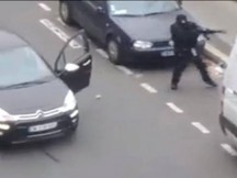 EKTAKTO: Δώδεκα νεκροί από επίθεση ισλαμιστών σε εφημερίδα στο Παρίσι (εικόνες,βίντεο)