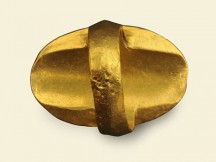 Το χρυσό δακτυλίδι του Θησέα εκτίθεται στην αίθουσα του βωμού του Αρχαιολογικού Μουσείου (εικόνες)