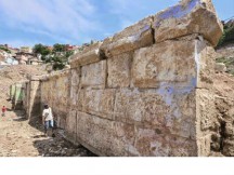Ανακαλύφθηκε αρχαίο αμφιθέατρο στη Σμύρνη