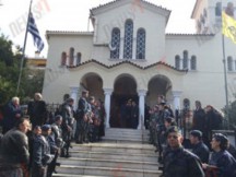 «Λεβέντη μου, σε ήθελε ο Θεός μόνιμα στον ουρανό» – Ο σπαραγμός της μητέρας του πιλότου Παναγιώτη Λάσκαρη