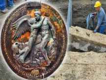 Βεργίνα: Βρήκαν τον αρχαίο καθρέφτη του Έρωτα