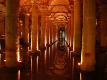 Τι κρύβεται στα υπόγεια τούνελ κάτω από την Αγία Σοφία στην Κωνσταντινούπολη; Οι θρύλοι για τον φυλακισμένο σατανά και οι αρχαιολογικές έρευνες για την αποκάλυψη των μυστικών του κορυφαίου χριστιανικού ναού!