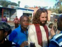 Ζάμπια: Είδαν μακρυμάλλη τουρίστα και τον μπέρδεψαν με τον Χριστό!