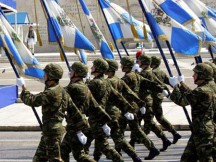Βίντεο: Για αυτό χτυπάνε τους ΟΥΚαδες! Ο ΣΥΡΙΖΑ θα καταργήσει στρατιωτικές και μαθητικές παρελάσεις (28.10.14)