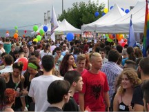 Που αλλού θα ήταν;;; Ντοκουμέντο: Ο αλβανός φασίστας στο Gay Pride Θεσσαλονίκης!!!