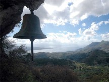 Κάποιοι ενοχλούνται από τον ήχο! Ιερώνυμος: "Μην χτυπάτε τις καμπάνες"...