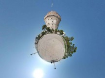 Μία 13χρονη διαφημίζει τη Θεσσαλονίκη (Βίντεο)