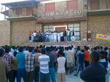 ΣΟΚ! Ισλαμιστές λαθραίοι κατέλαβαν το Δημαρχείο στην Σκάλα Λακωνίας - Το νόμο της Σαρίας έχουν επιβάλει οι Πακιστανοί & Αφγανοί!