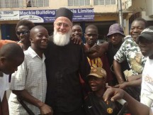 Ο Έλληνας Ιεραπόστολος που συγκλονίζει: Δεν θα εγκαταλείψω τη Σιέρα Λεόνε, ακόμα και αν μολυνθώ από τον ιό Έμπολα!