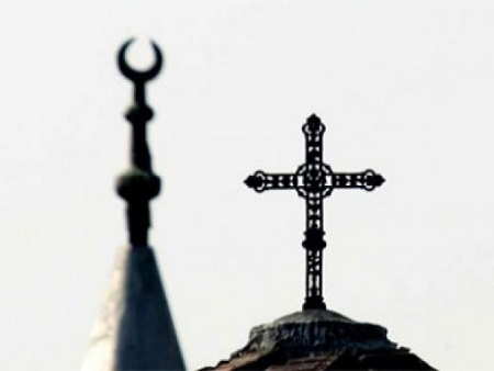 Η θρησκεία με τη μάσκα της ειρήνης, την απειλή του πολέμου και της οικονομικής εξαθλίωσης, γεμίζει τον κόσμο μουσουλμάνους