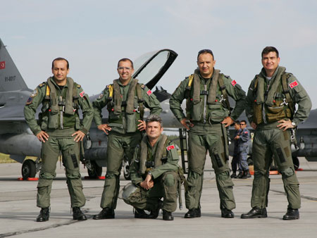 4 Τούρκοι αξιωματικοί της ΤΗΚ συνελήφθησαν στο Χαλέπι σε αποστολή στοχοποίησης αεροδρομίου!