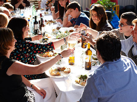 ΧΑΜΟΣ ΣΤΗΝ ΑΥΣΤΡΑΛΙΑ ΑΠΟ ΤΟΥΣ ΟΜΟΓΕΝΕΙΣ ΜΑΣ ΠΟΥ ΓΙΟΡΤΑΣΑΝ ΜΑΖΑΙΚΑ ΤΗΝ ΑΝΑΣΤΑΣΗ ΣΕ ΟΛΕΣ ΤΙΣ ΕΛΛΗΝΟΡΘΟΔΟΞΕΣ ΕΚΚΛΗΣΙΕΣ