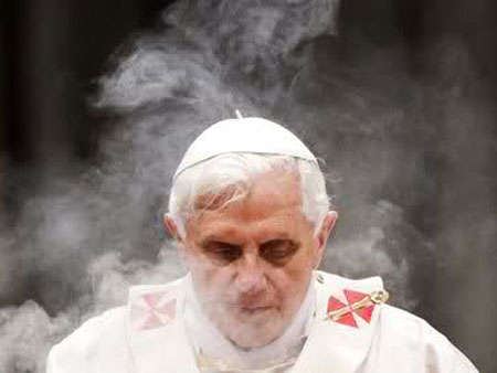 Βίντεο ΣΟΚ! Προσεύχεται στον εωσφόρο ο Πάπας Φραγκίσκος;