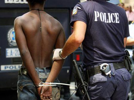 Η Ελλάδα σαρώνεται από την εγκληματικότητα των ξένων - Φρικτά εγκλήματα και λεηλασίες καθημερινά