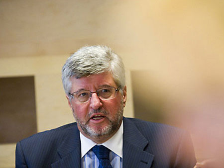 Ο Έλληνας πρέσβης που δημιουργεί πρόβλημα στους σκοπιανούς