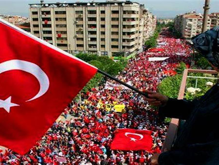 "Καλώς τα δεχθήκαμε": Το πρώτο "τουρκικό" εξτρεμιστικό κόμμα (DEB) ανακοίνωσε την κάθοδό του στις ευρωεκλογές