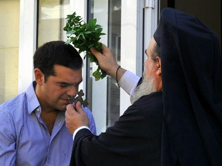 Μπορεί σύμφωνα με το Σύνταγμα της Ελλάδος, να εκλεγεί Πρωθυπουργός ο Αλέξης Τσίπρας; Ή μήπως τελικά δεν μπορεί;;;