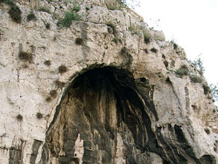 Το σπήλαιο του Πανός στην Ακρόπολη