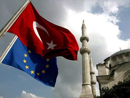Η Ελλάδα κάηκε για να σωθεί η Ευρωπαϊκή Ένωση... Και το ευχαριστώ: Πληρώνει 4 δισ. ευρώ τους τούρκους για να μας... αφανίσουν!