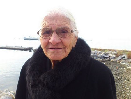 Ρεπούση ξεστραβώσου!!! Μαρτυρία 96χρονης που έζησε τη Σμύρνη να καίγεται: "Ο κόσμος έτρεχε στα πλοία να σωθεί. Τους έκοβαν τα χέρια και έπεφταν στη θάλασσα"! ΔΙΑΔΩΣΤΕ