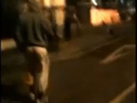 ΛΟΝΔΙΝΟ: «Μουσουλμανική Περίπολος» βγαίνει στους δρόμους εκφοβίζοντας τους "αμαρτωλούς" Βρετανούς και λέγοντάς τους ότι «εδώ είναι μουσουλμανική περιοχή» (video)