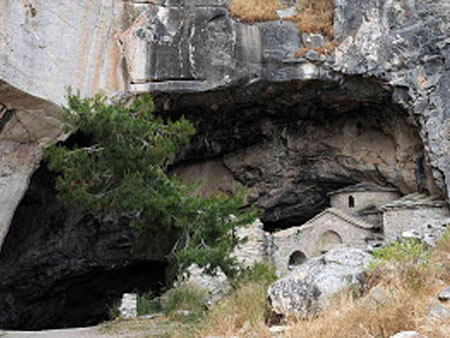 Παράξενα φαινόμενα σε σπήλαια της Ελλάδας!