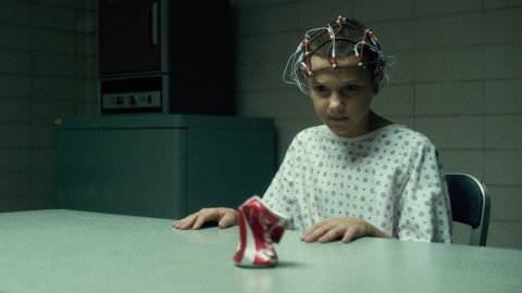 sokaristiki-apokalypsi-to-stranger-things-basistike-se-pragmatiko-peirama-tis-amerikanikis-kubernisis-foto