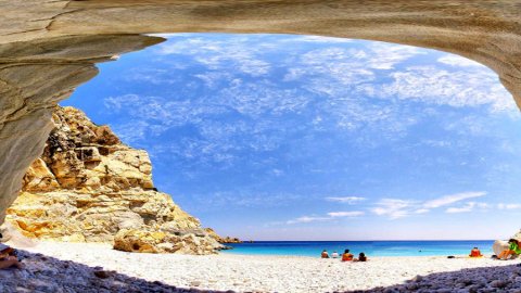 sta-pente-meri-tou-planiti-pou-oi-katoikoi-tous-zoun-pano-apo-100-xronia-mpike-i-ikaria