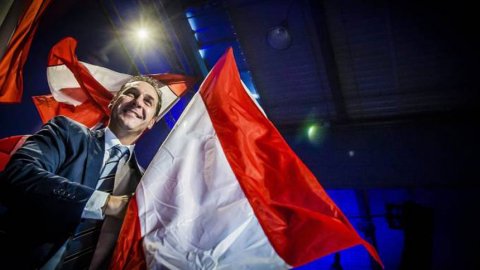 ethnikistikos-anemos-stin-europi-proto-stin-austria-to-patriotiko-komma-ton-eleutheron
